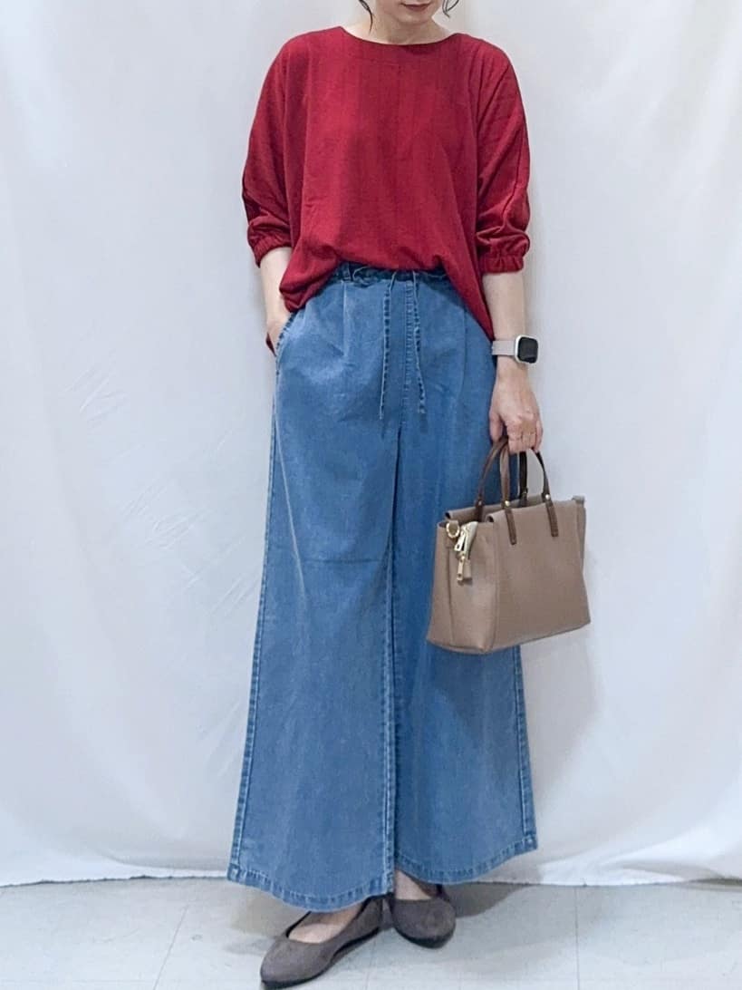 𝐇𝐢𝐫𝐨𝐦𝐢さんの「SHOO･LA･RUE｜【S-LL/7分袖】ゆるシルエットが心地よい ドルマントップス」を使ったコーディネート