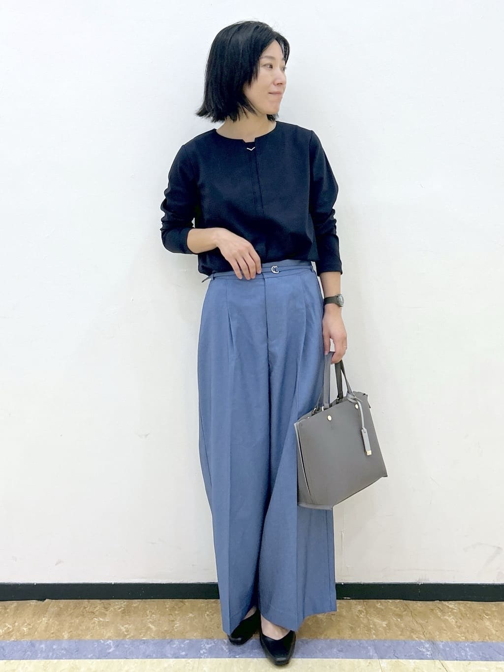 su.さんの「index｜ベルト付きストレッチワイドパンツ【洗濯機洗い可】」を使ったコーディネート