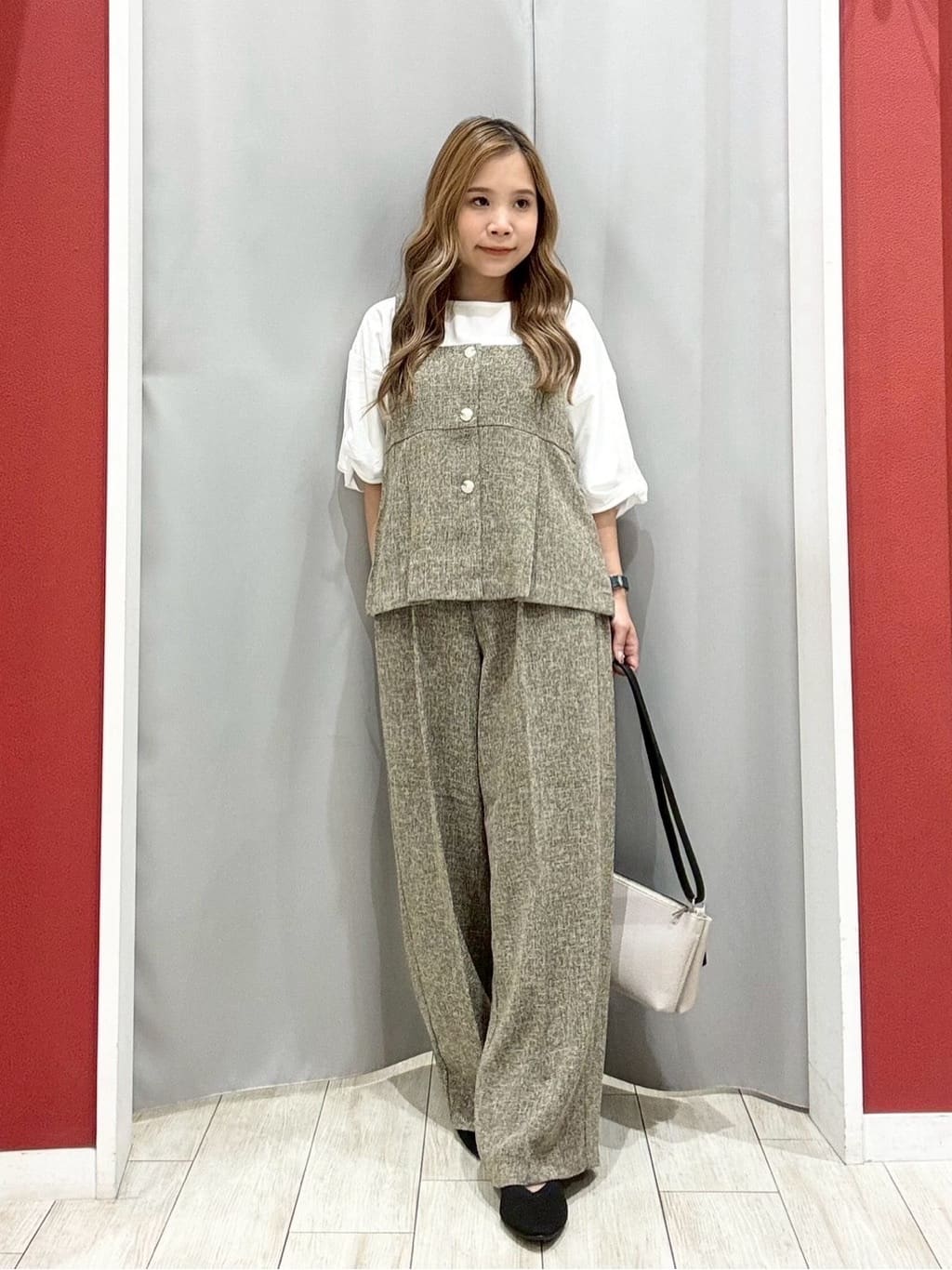 shioさんの「SHOO･LA･RUE｜【S-LL】女性らしさ漂うハートネック テレコ5分袖トップス」を使ったコーディネート