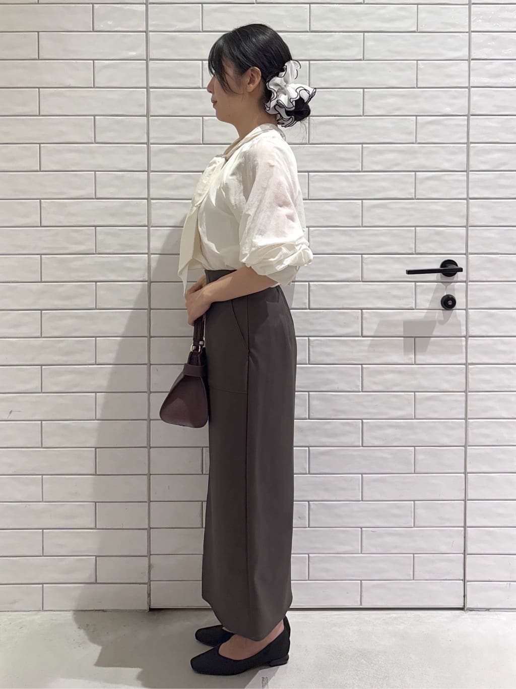 ayumiさんの「OPAQUE.CLIP｜2WAYシアーボウタイブラウス【洗濯機洗い可】」を使ったコーディネート
