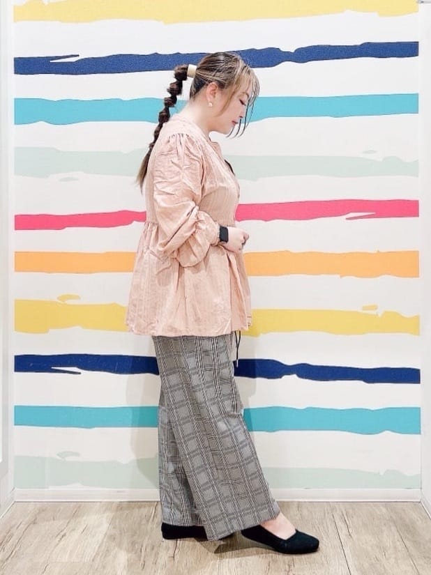 Peeさんの「SHOO･LA･RUE｜【S-LL】大人フェミニン ペプラム風フリルブラウス」を使ったコーディネート