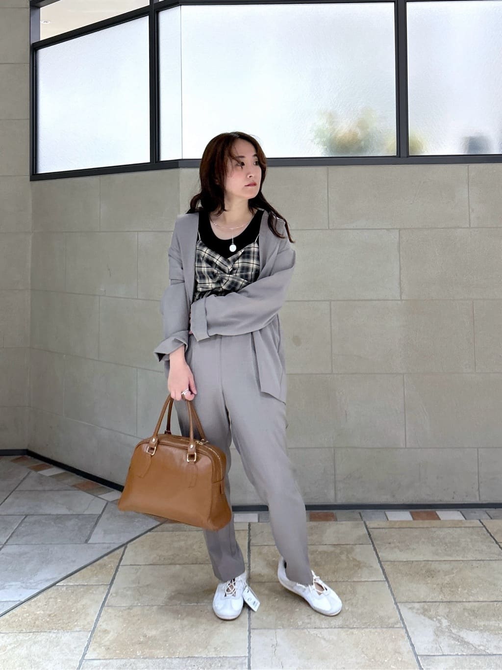 よねさんの「INDIVI｜オンブレチェックビスチェ」を使ったコーディネート