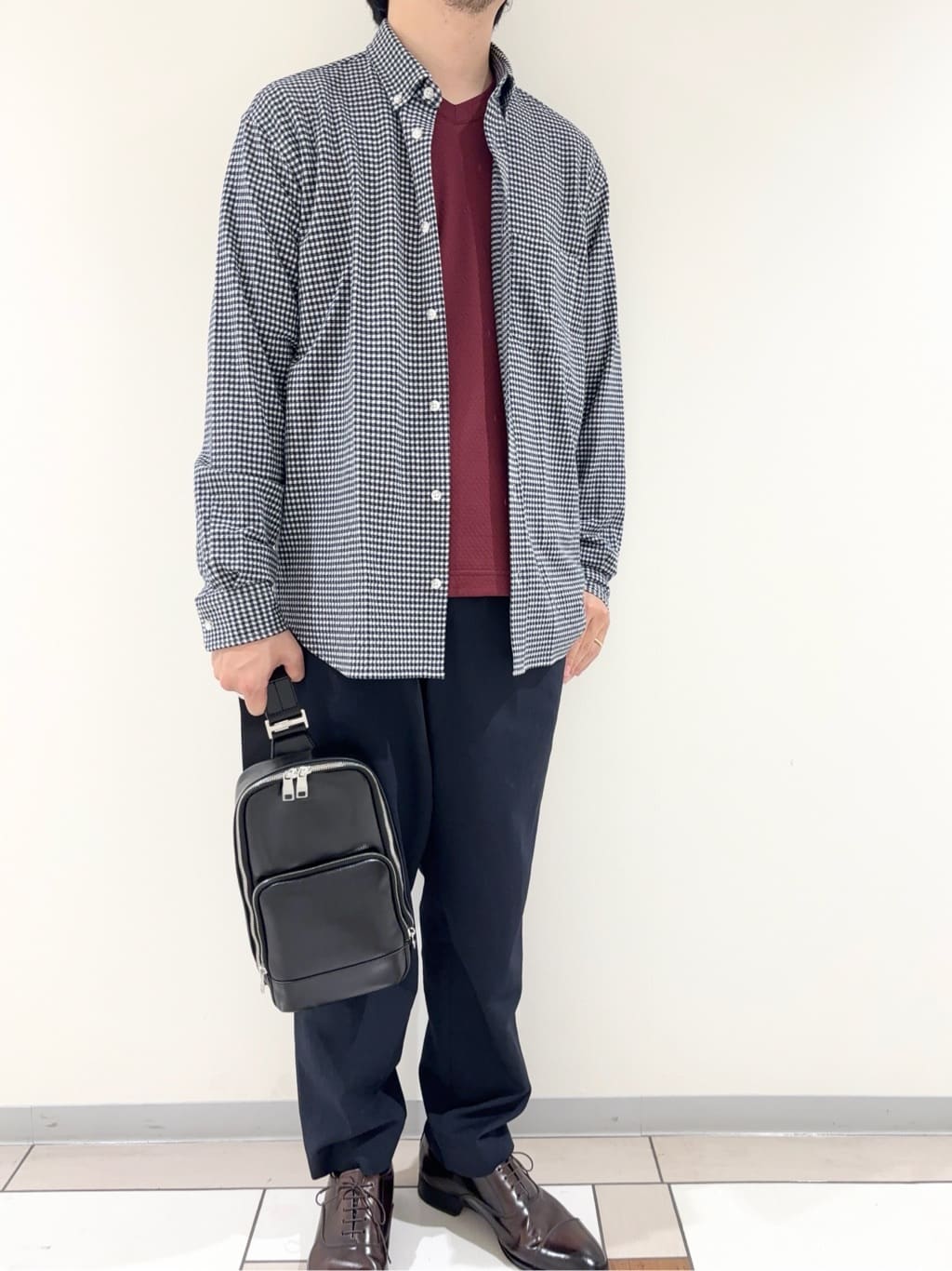 及川さんの「TAKEO KIKUCHI｜【抗菌防臭/シーズンレス】シアサッカーギンガムチェック ストレッチシャツ」を使ったコーディネート