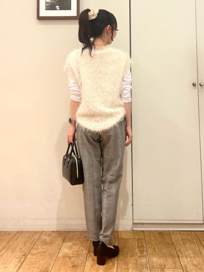 AIRIさんの「SHOO･LA･RUE｜【高レビュー/SS-LL/美脚シルエット】すっきりきれい見え テーパードパンツ」を使ったコーディネート