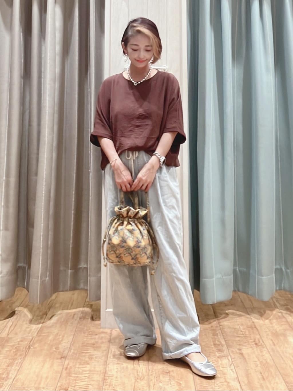aaamiさんの「SHOO･LA･RUE｜【洗濯後しわになりにくい】さらっとタッチの 5分袖ドルマンブラウス」を使ったコーディネート