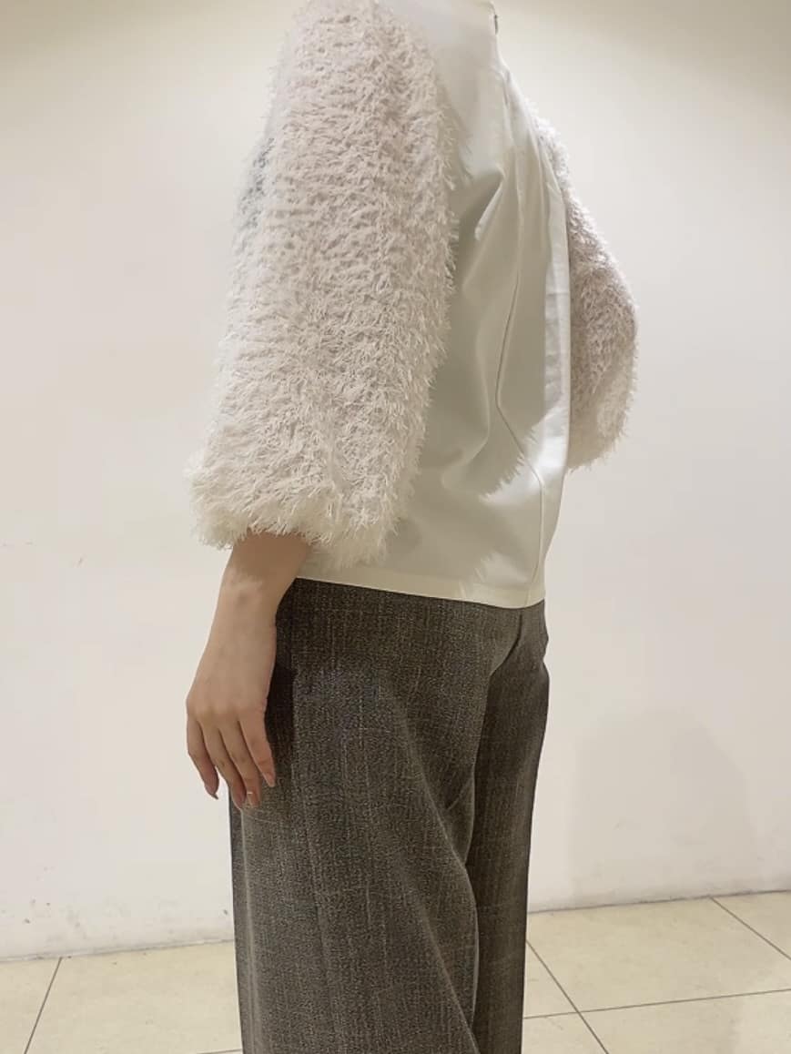 watanabeさんの「UNTITLED｜【丸首/Tシャツ風/短丈】シャギースリーブ ポンチカットソー」を使ったコーディネート