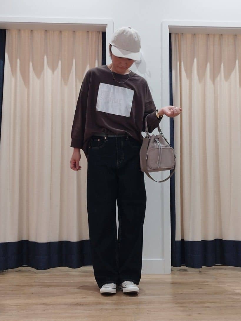 HIROさんの「Dessin｜【洗える】箔プリントロングTシャツ」を使ったコーディネート