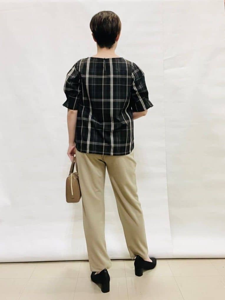 なっちゃんさんの「SHOO･LA･RUE｜【S-LL/5分袖】お袖タックできれいに魅せる 大人のチェックブラウス」を使ったコーディネート