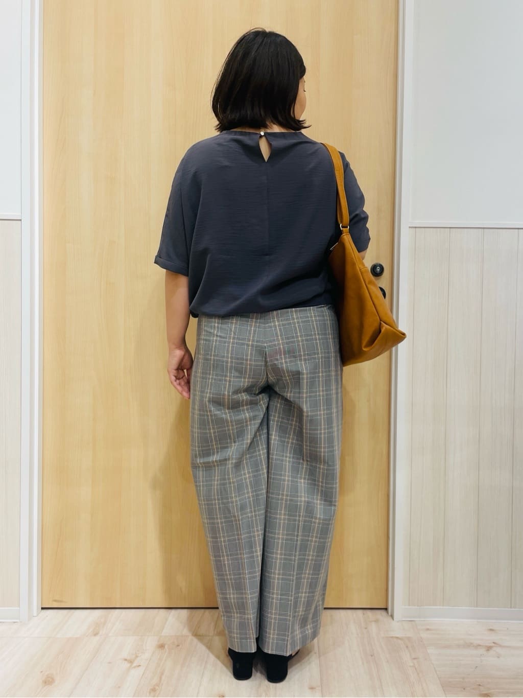 すーさんの「SHOO･LA･RUE｜【洗濯後しわになりにくい】さらっとタッチの 5分袖ドルマンブラウス」を使ったコーディネート