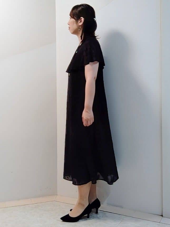 エリさんの「Reflect｜【撥水／二の腕カバー】ケープデザインワンピース」を使ったコーディネート