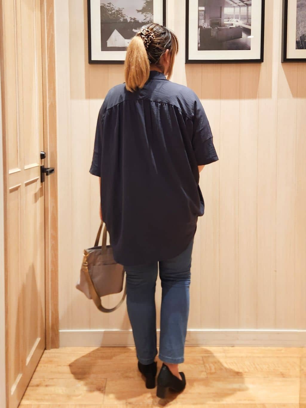 れーやんさんの「SHOO･LA･RUE｜【S-LL/汗ジミ軽減/ひんやり/UV】体型カバーに タック入りドルマントップス」を使ったコーディネート
