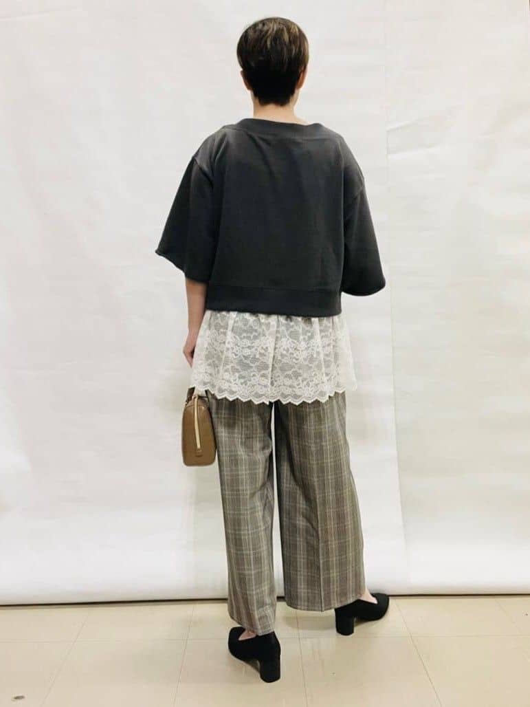 なっちゃんさんの「SHOO･LA･RUE｜【洗濯機可/S-LL】すっきり上品きれい見え タックワイドパンツ」を使ったコーディネート