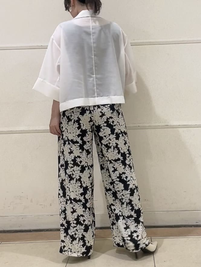 watanabeさんの「UNTITLED｜【前開き/洗える】ショート丈シアーシャツ」を使ったコーディネート