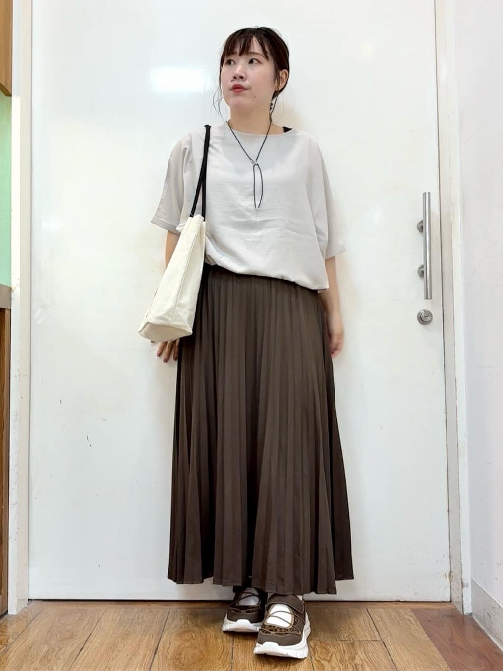 だいわさんの「SHOO･LA･RUE｜【洗濯後しわになりにくい】さらっとタッチの 5分袖ドルマンブラウス」を使ったコーディネート