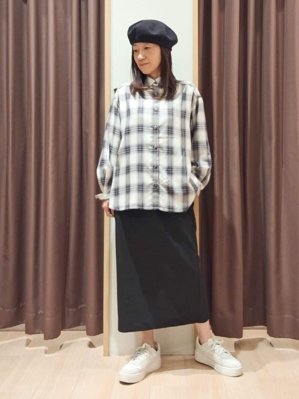 ウタさんの「grove｜今の季節にちょうどいい　オンブレーチェックシャツ」を使ったコーディネート