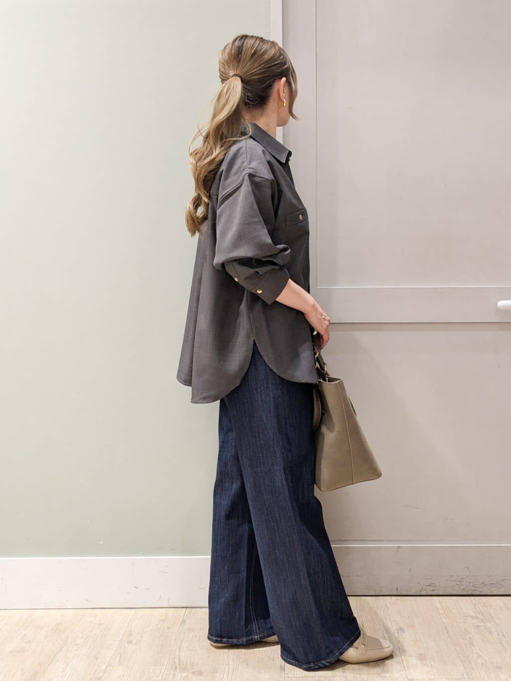 kuwawaさんの「grove｜【カセット服/選べる着丈】洗濯機で洗えるオーバーシャツ」を使ったコーディネート