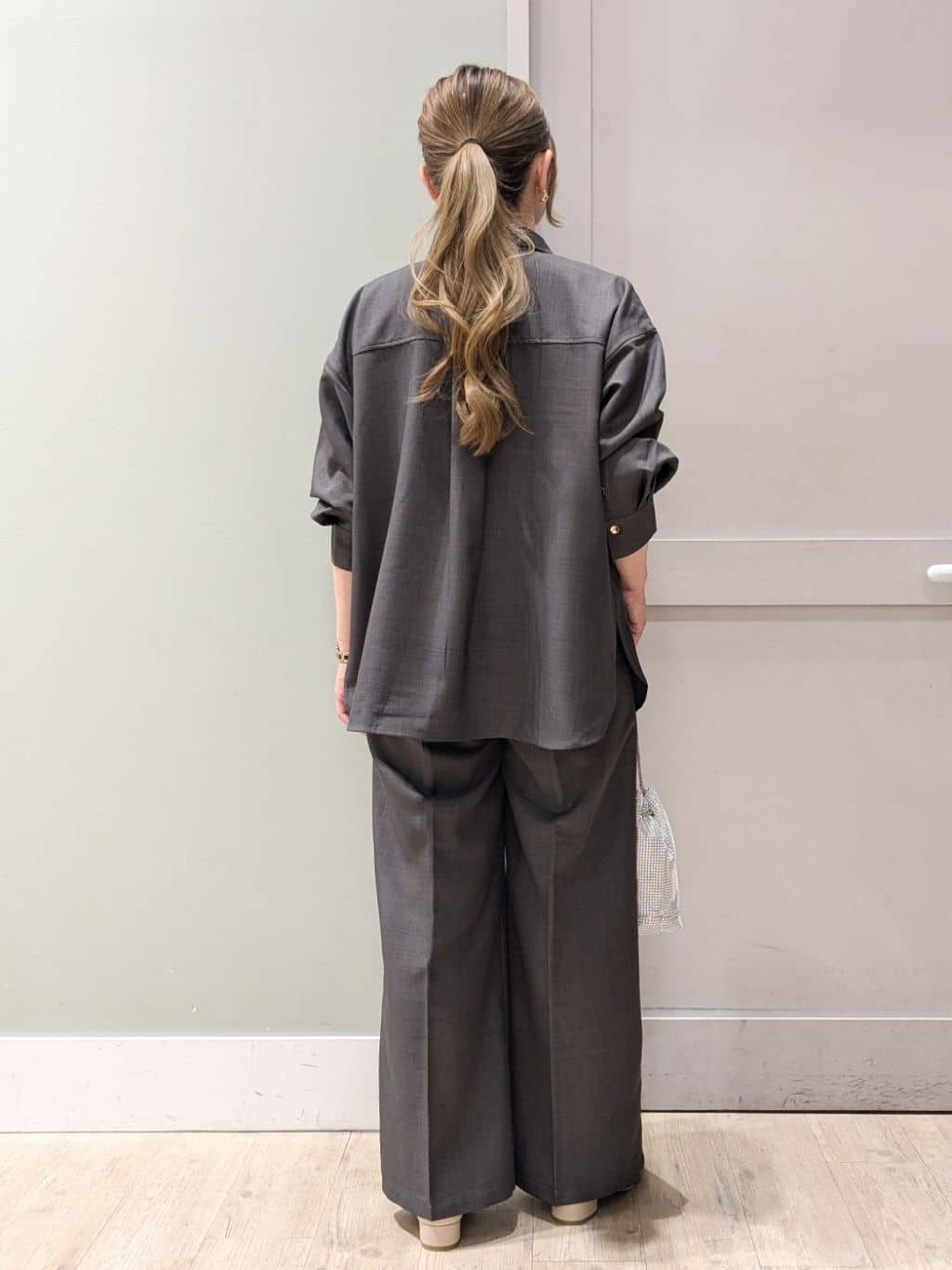 kuwawaさんの「grove｜【カセット服/選べる着丈】洗濯機で洗えるオーバーシャツ」を使ったコーディネート