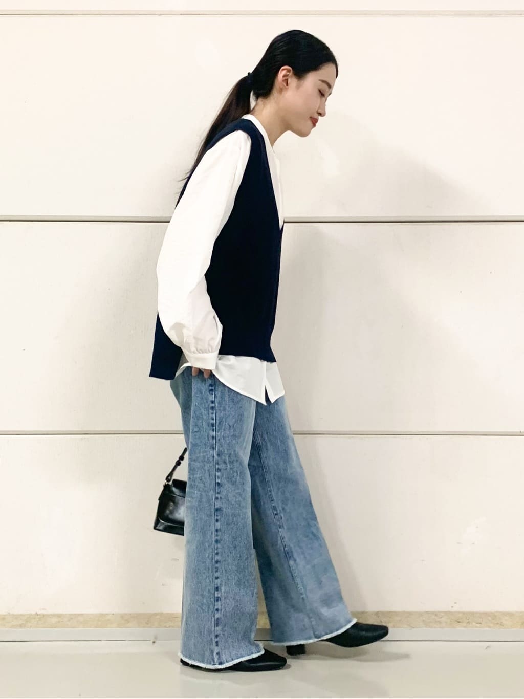 sahoさんの「THE SHOP TK｜【春まで着られる】ニットベスト＆ブラウスセット/洗濯機OK」を使ったコーディネート