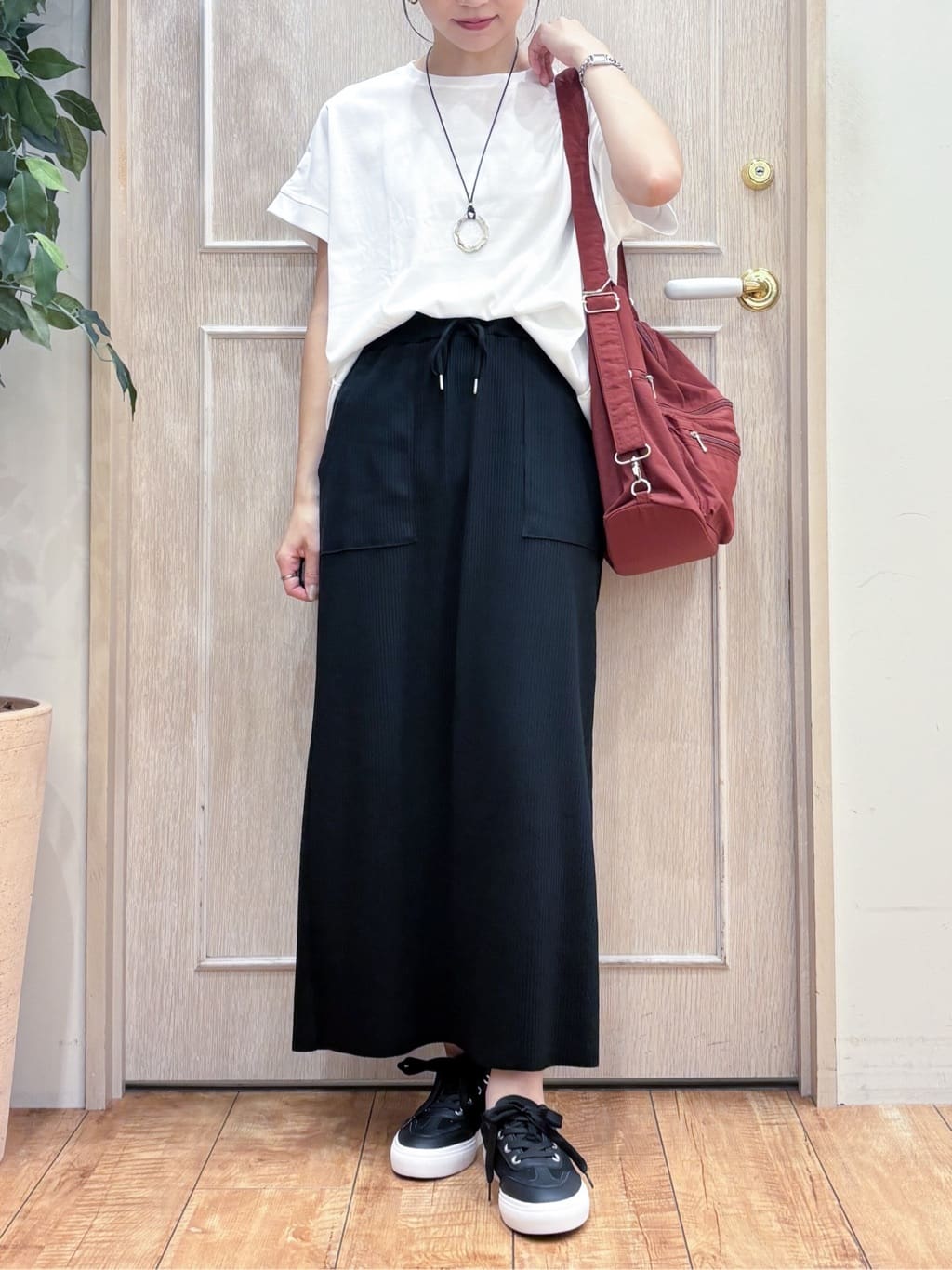 なみさんの「SHOO･LA･RUE｜【洗える/S-LL/5分袖】1枚でも羽織としても。さらさらドレープシャツ」を使ったコーディネート