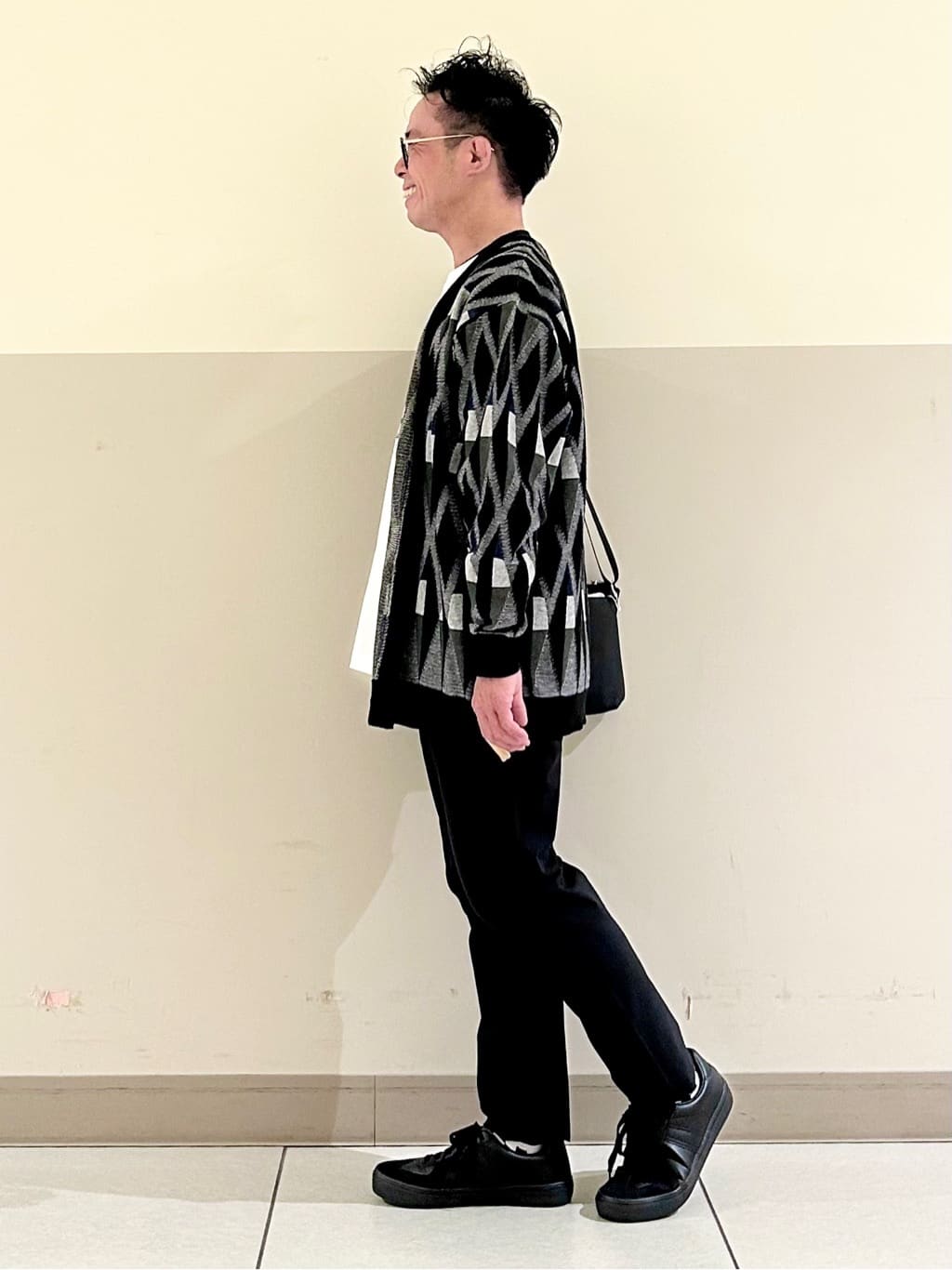 KENJI Iさんの「THE SHOP TK｜【季節の変わり目に活躍】ニットカーディガン 選べる2デザイン(柄&無地)/洗濯機OK」を使ったコーディネート