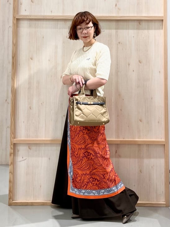 nakoさんの「THE SHOP TK｜ワンポイント刺繍ケーブル半袖ニット【洗濯機OK】」を使ったコーディネート