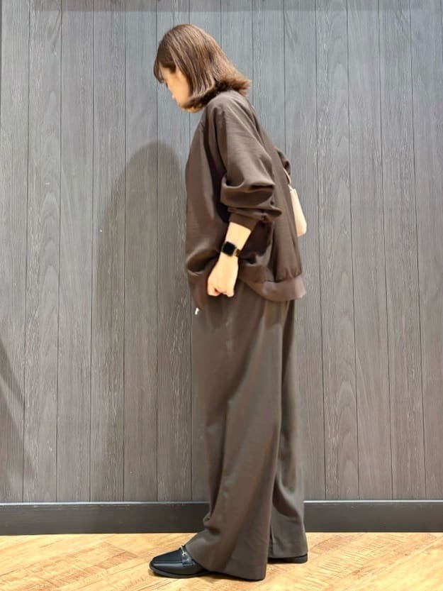 meiさんの「SHOO･LA･RUE｜【着丈選べる/S-LL】触れる度ひんやり ゆるきれい イージーワイドパンツ」を使ったコーディネート