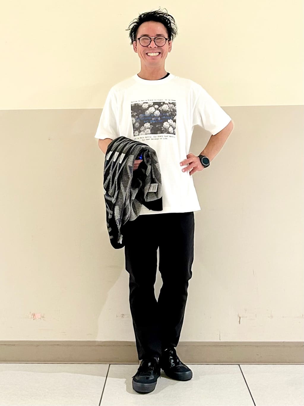 KENJI Iさんの「THE SHOP TK｜【季節の変わり目に活躍】ニットカーディガン 選べる2デザイン(柄&無地)/洗濯機OK」を使ったコーディネート