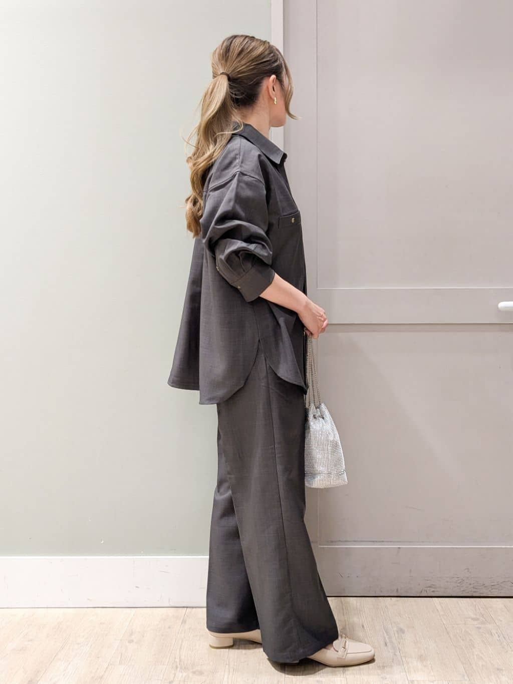kuwawaさんの「grove｜【カセット服/選べる着丈】洗濯機で洗えるオーバーシャツ」を使ったコーディネート