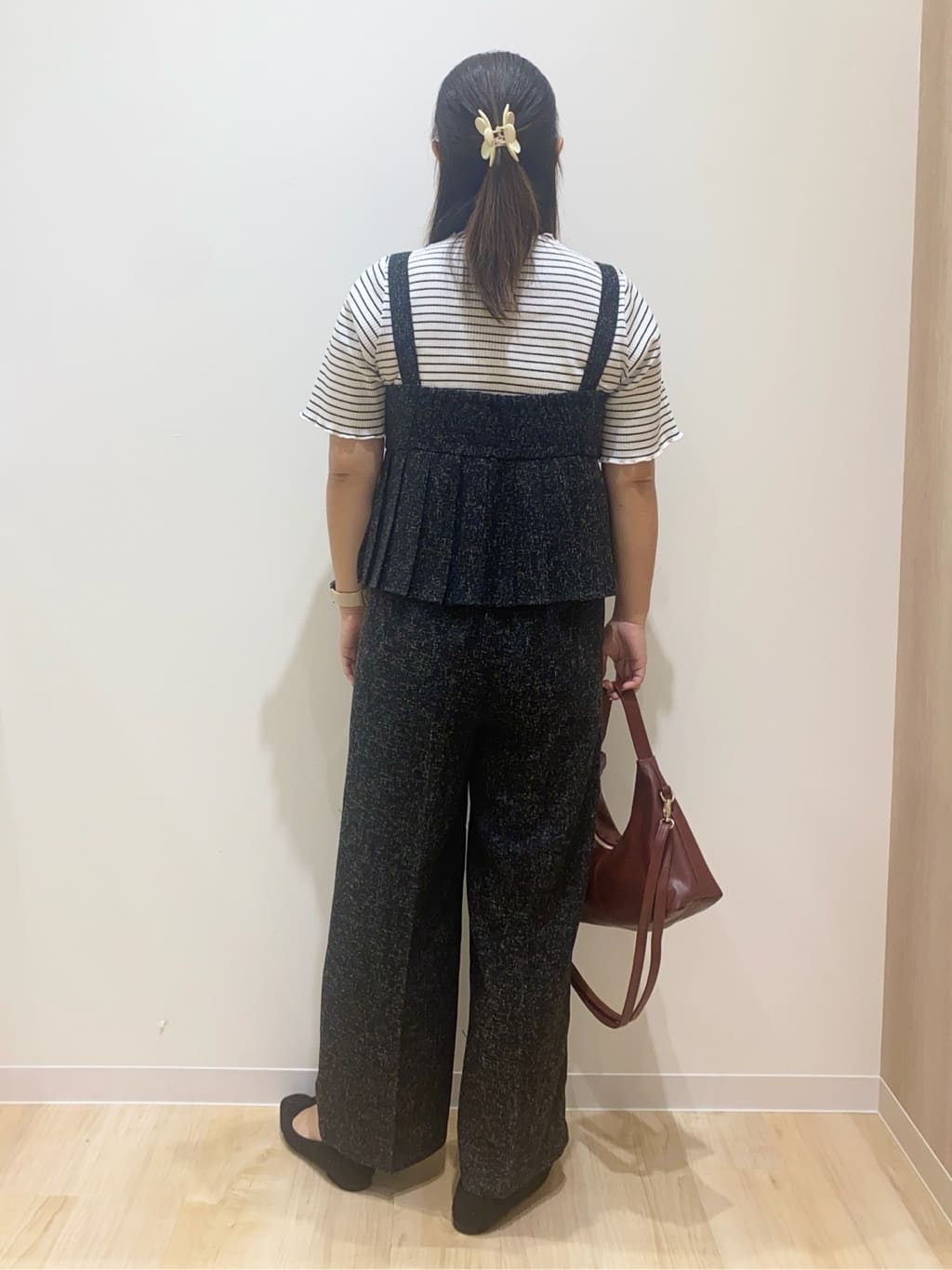HANAさんの「grove｜【2点SET/体型カバー】夏から秋まで着まわせる！プリーツビスチェセットアップ」を使ったコーディネート