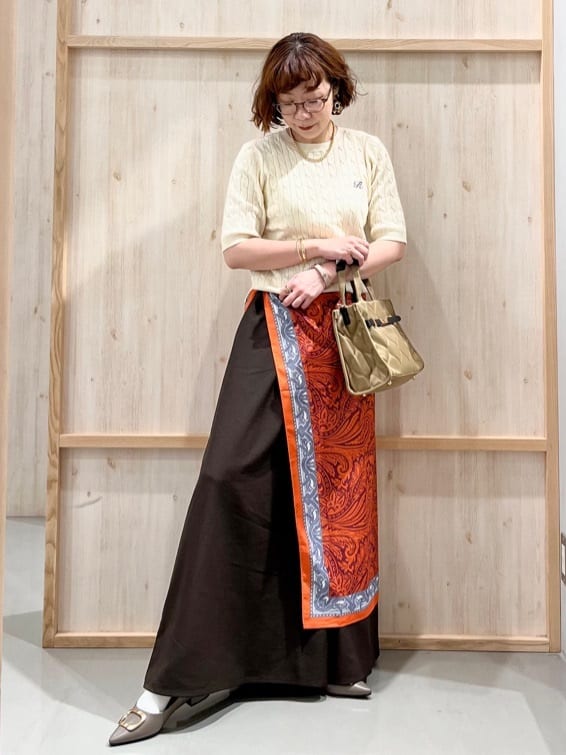 nakoさんの「THE SHOP TK｜ワンポイント刺繍ケーブル半袖ニット【洗濯機OK】」を使ったコーディネート