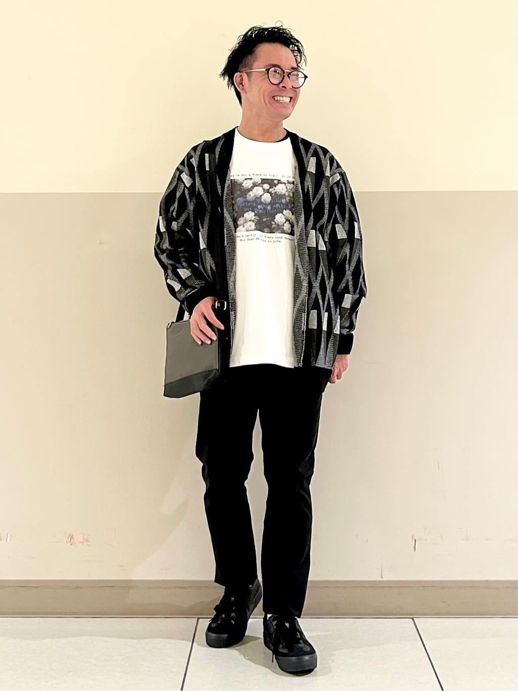 KENJI Iさんの「THE SHOP TK｜【季節の変わり目に活躍】ニットカーディガン 選べる2デザイン(柄&無地)/洗濯機OK」を使ったコーディネート