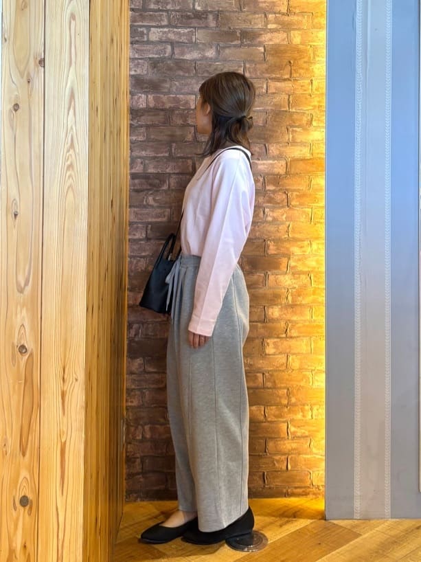 mieさんの「SHOO･LA･RUE｜【S-LL】美しく見せる ボートネックロンT」を使ったコーディネート