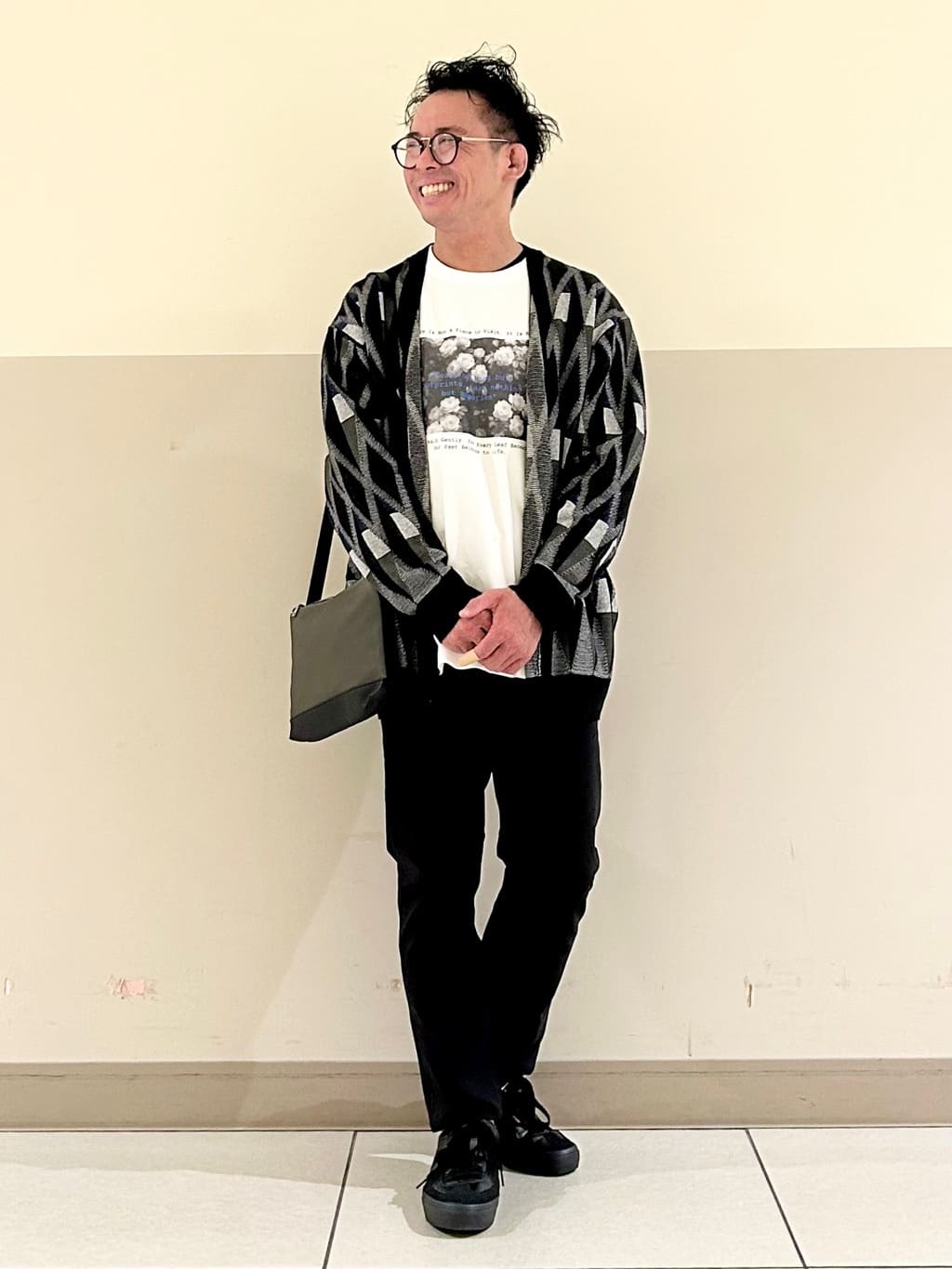 KENJI Iさんの「THE SHOP TK｜【季節の変わり目に活躍】ニットカーディガン 選べる2デザイン(柄&無地)/洗濯機OK」を使ったコーディネート