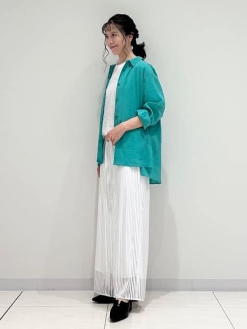kayoさんの「INDIVI｜【体型カバー／清涼感】シアーオーバーシャツ」を使ったコーディネート