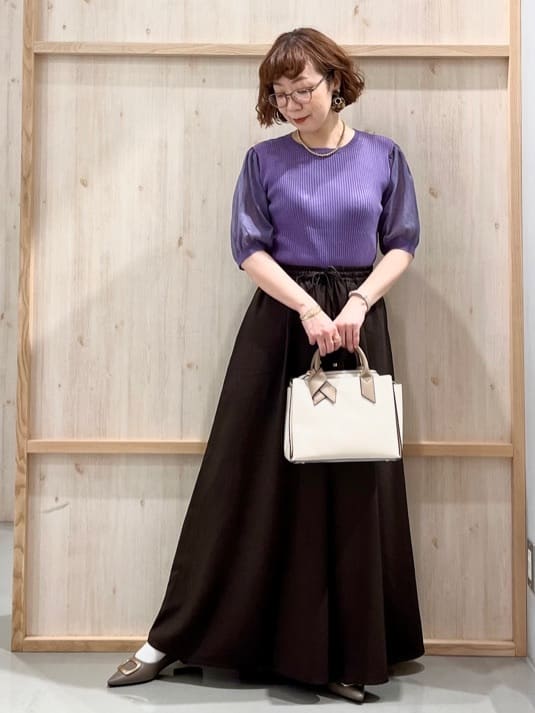 nakoさんの「THE SHOP TK｜シアーパフ袖ニット【洗濯機OK】」を使ったコーディネート