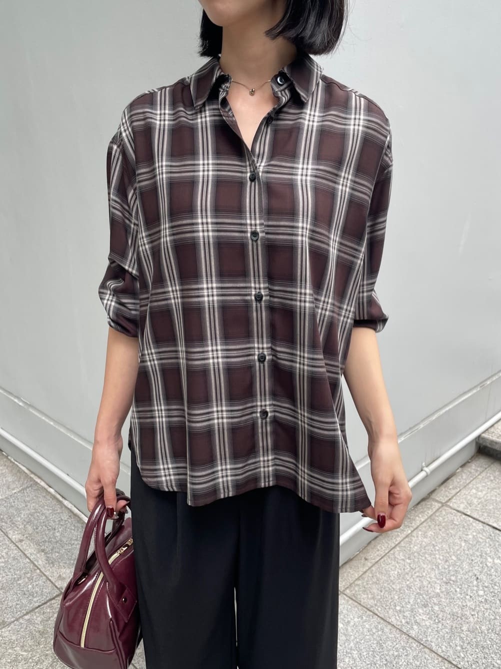 NATSUMIさんの「grove｜今の季節にちょうどいい　オンブレーチェックシャツ」を使ったコーディネート