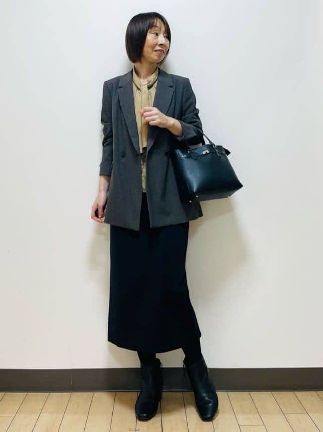 Riiさんの「Reflect｜【キレイめスタイル／通勤におすすめ◎】ボウタイシャンブレーカラーブラウス」を使ったコーディネート