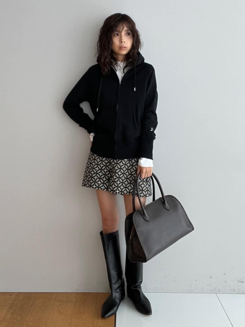 misaさんの「DRESSTERIOR｜オーバーラップサークルショートパンツ」を使ったコーディネート