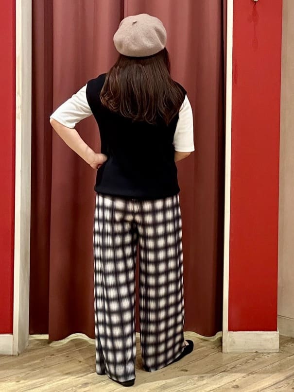 mayuckyさんの「SHOO･LA･RUE｜【S-LL】ゴールドボタンが上品 大人のニットベスト」を使ったコーディネート