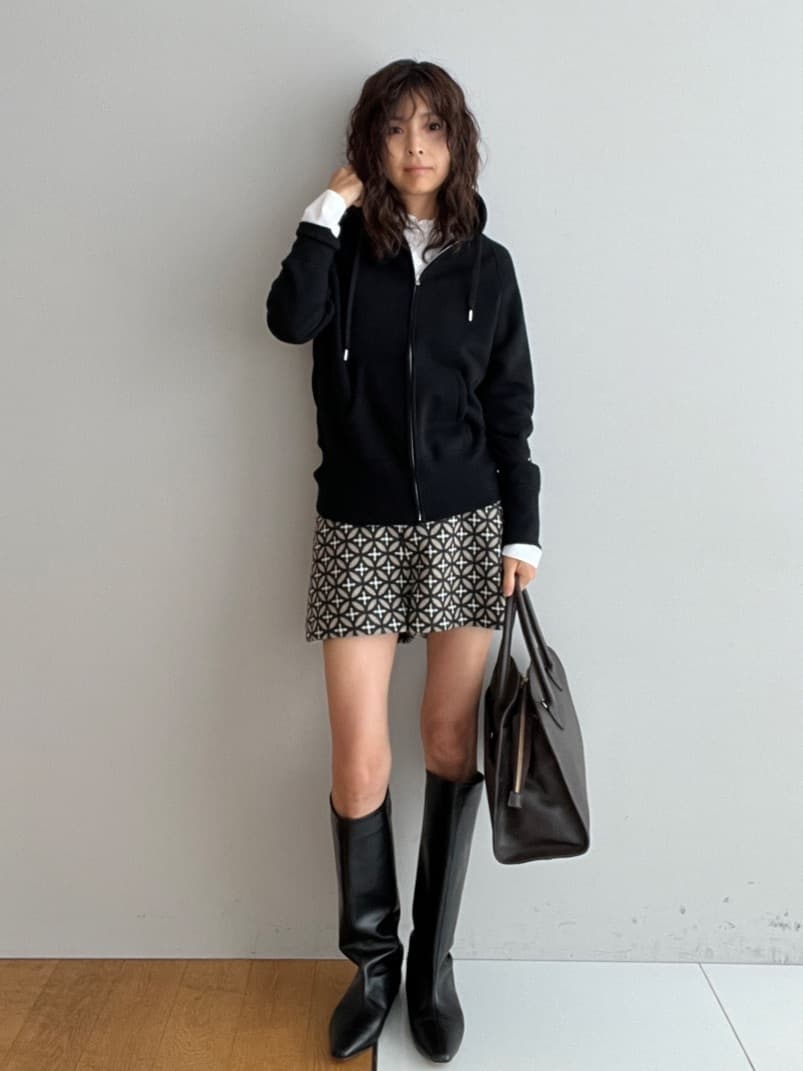 misaさんの「DRESSTERIOR｜オーバーラップサークルショートパンツ」を使ったコーディネート