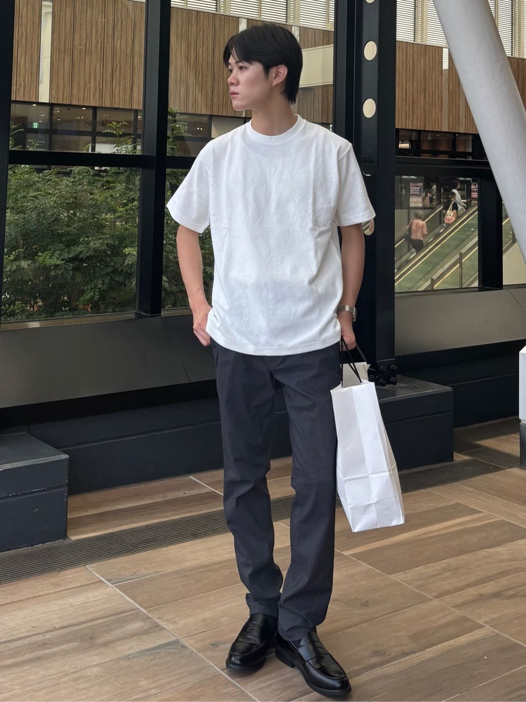 うらしーさんの「THE SHOP TK｜パターンジャカード半袖Tシャツ【洗濯機OK】」を使ったコーディネート