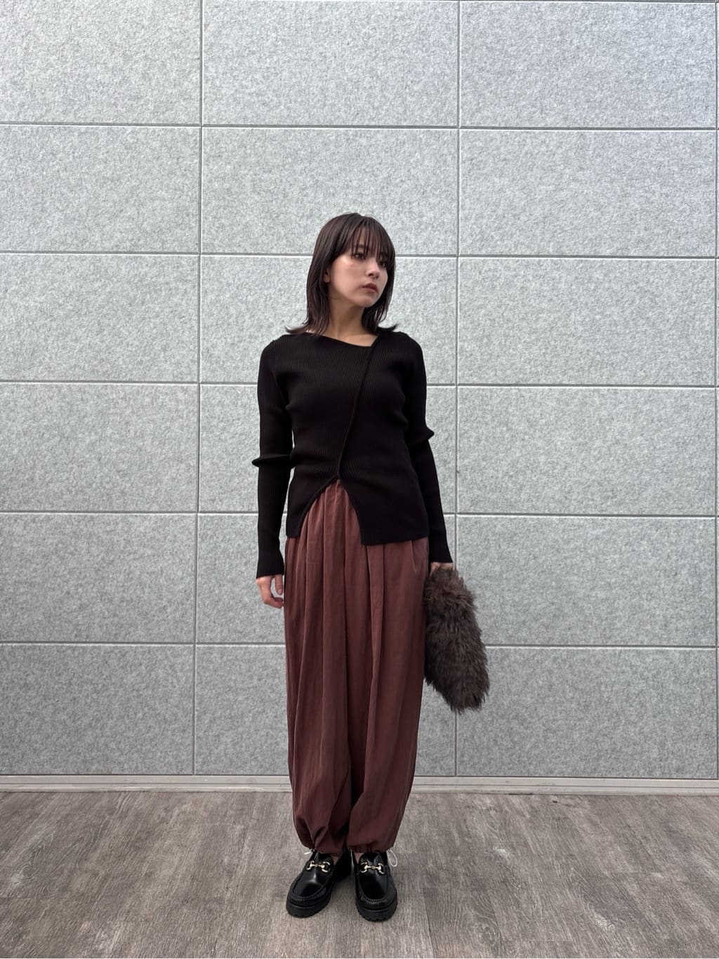 erikaさんの「INDIVI｜ウエストギャザーパンツ」を使ったコーディネート