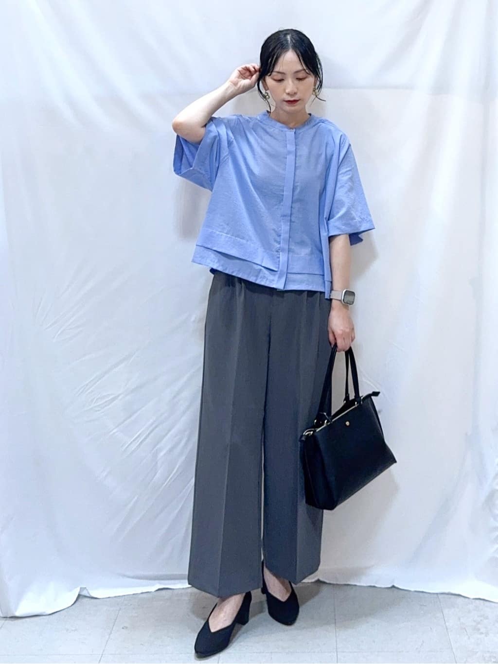 𝐇𝐢𝐫𝐨𝐦𝐢さんの「SHOO･LA･RUE｜【洗濯機可/S-LL】すっきり上品きれい見え タックワイドパンツ」を使ったコーディネート