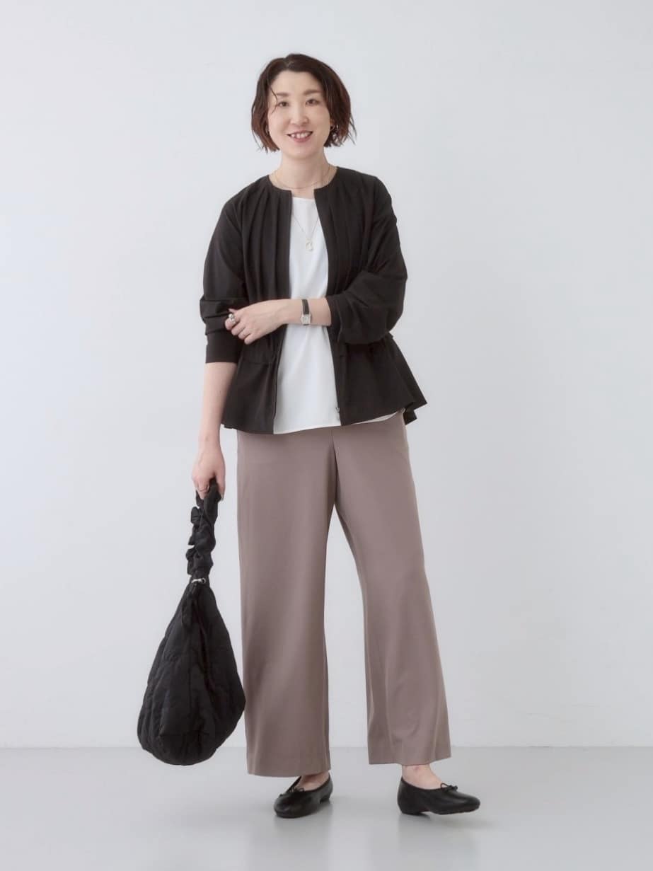 yuriさんの「INDIVI｜【UVケア／SETUP可能】エアリージョーゼット ワイドパンツ」を使ったコーディネート