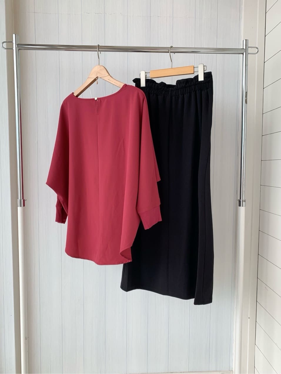 misaさんの「SHOO･LA･RUE｜【高レビュー/洗濯後しわになりにくい】1枚でサマ見え 8分袖ドルマンブラウス」を使ったコーディネート
