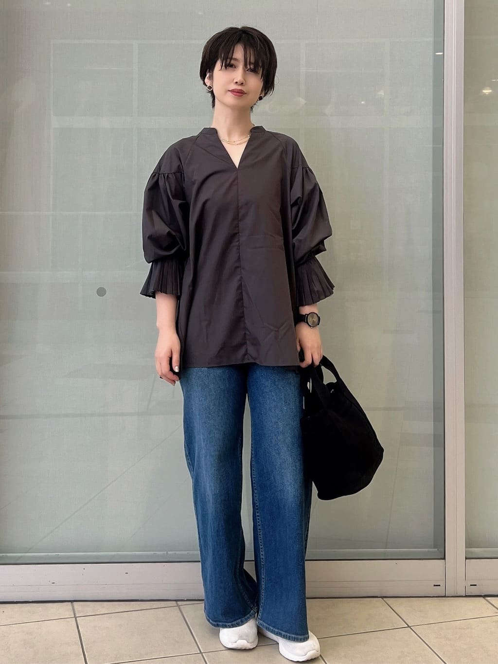 yo-koさんの「OPAQUE.CLIP｜プリーツキャンディスリーブブラウス【洗濯機洗い可】」を使ったコーディネート