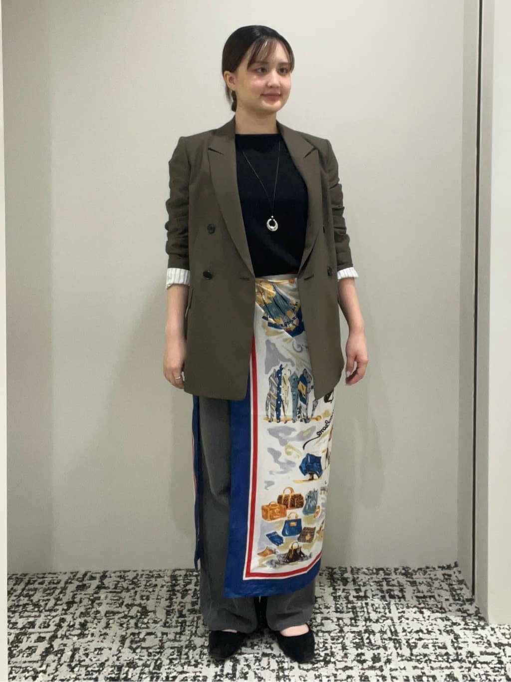 ELENAさんの「UNTITLED｜【8色展開/体型カバー】魅せるタイムレスニット」を使ったコーディネート