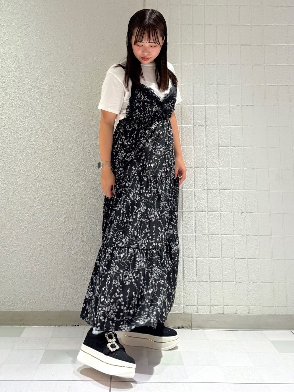 SEIKOさんの「ESPERANZA｜ビジューバックルWストラップレーススニーカー」を使ったコーディネート