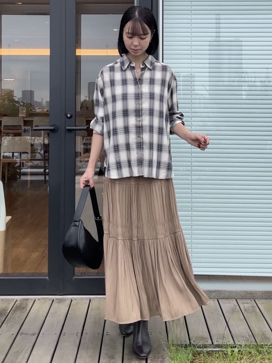 NATSUMIさんの「grove｜今の季節にちょうどいい　オンブレーチェックシャツ」を使ったコーディネート