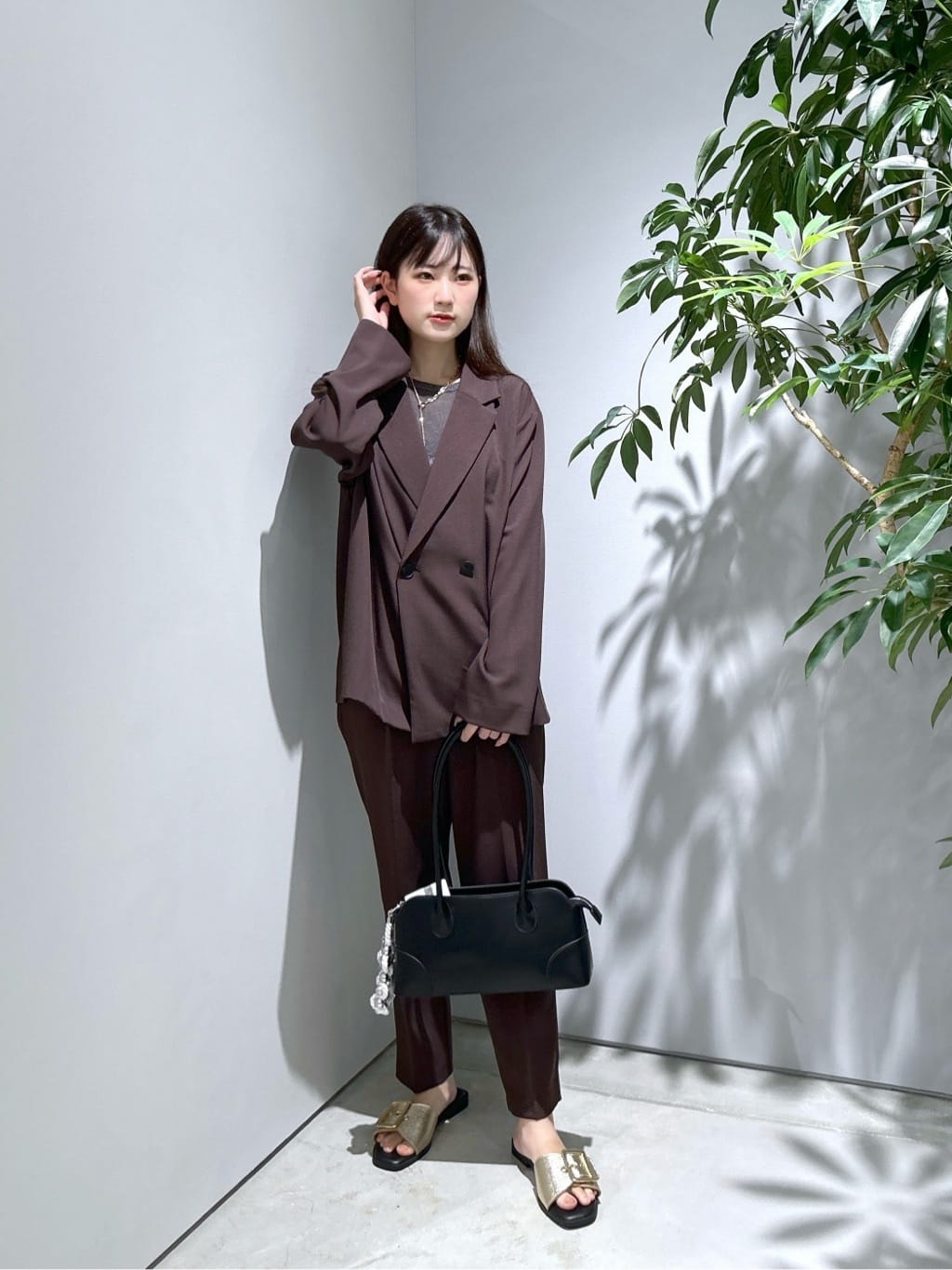 Renoさんの「INDIVI｜Comfy SET UP｜イージーテーパードパンツ【セットアップ対応／通勤/カセット服】」を使ったコーディネート
